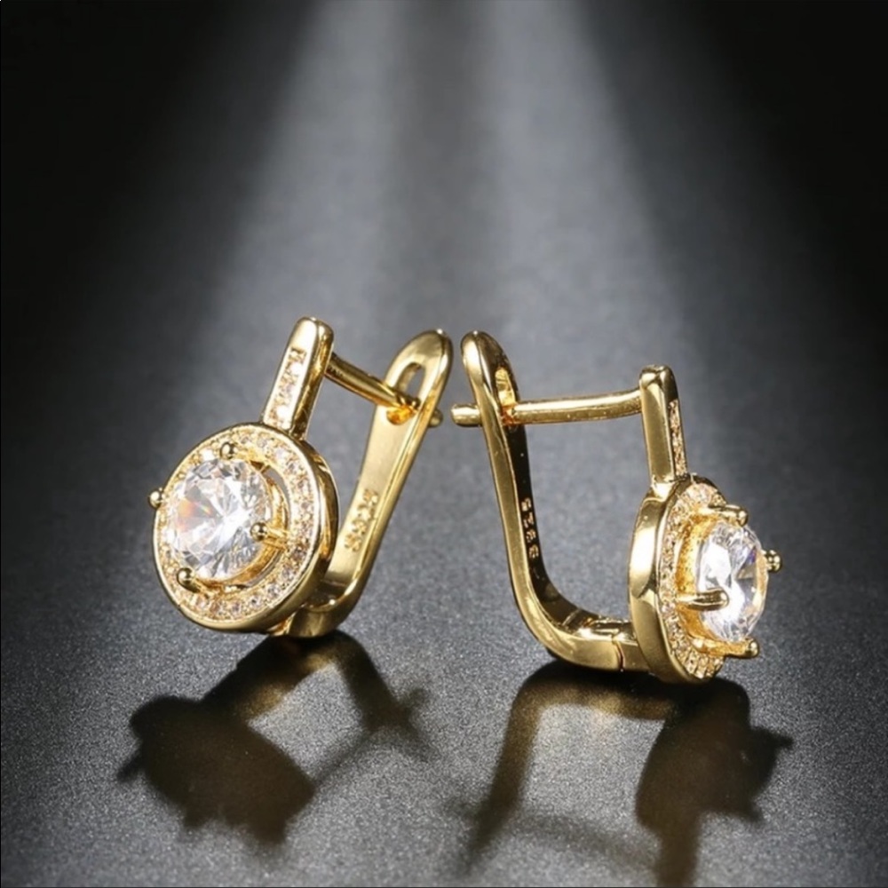 NEW 18K YELLOW GOLD DIAMOND STUD EARRINGS - Picture 3 of 5